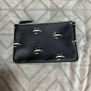 Cosmetic pouch